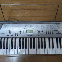 電子ピアノ　カシオ CTK-230　キーボード