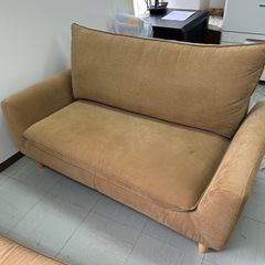 2人掛けソファ2台、テーブル、テレビ台