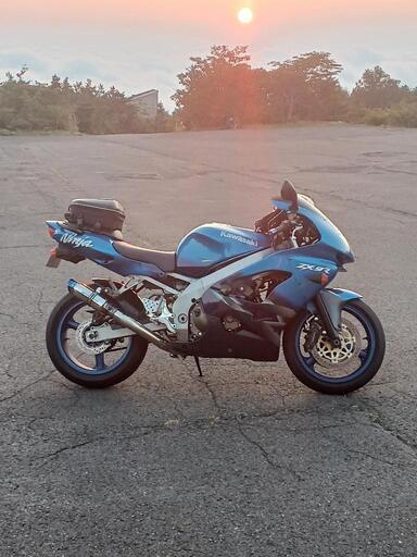 新品タイヤ50000円付　カワサキZX9R C型
