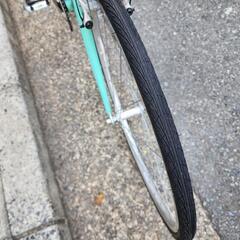 💋💋　クロスバイク　ＷＥＥＤＥＮＤ　ＢＩＫＥ　700x28c   7変速　青　フレーム　アルミ　サドル　新品　後ろタイヤ　新品　配達可能