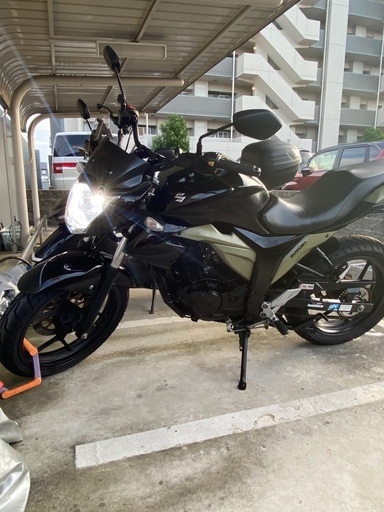 ジクサー150  黒