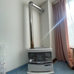 商談中　トヨトミ煙突ストーブ　１シーズン使用　2022年製 商談中 トヨトミ煙突ストーブ 1シーズン使用 2022年製