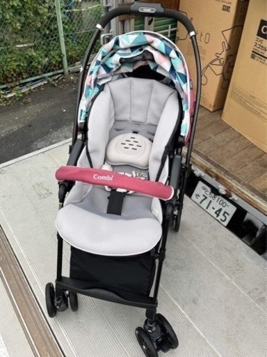 コンビベビーカースゴカル4キャス Light
