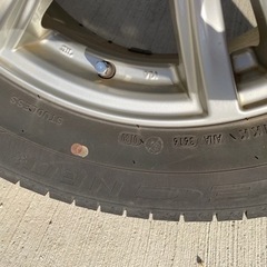 スタッドレスタイヤ＆ホイール：4本セット（1か所パンクあり）