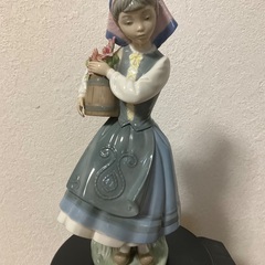 リヤドロ　陶製　人形
