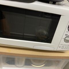 ソファー・ダイニングテーブル（2人用）・テレビ（24型）・冷蔵庫・電子レンジ・ローテーブルお譲りします！