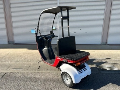 ☆ジャイロキャノピー高年式FIモデル^_^オイル・グリップなど新品交換で快調です☆フードデリバリーや通勤・通学にどうぞ^_^ ☆ジャイロキャノピー高年式FIモデル^_^オイル・グリップなど新品交換