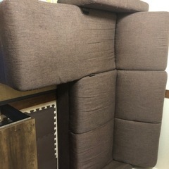 ブラウン系ソファ