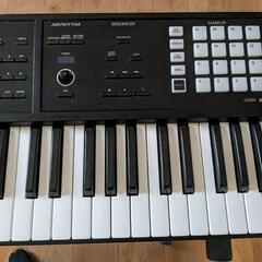 Roland ローランド FA-07【76鍵】　純正ペダル付　スタンドあり