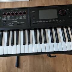 Roland ローランド FA-07【76鍵】　純正ペダル付　スタンドあり