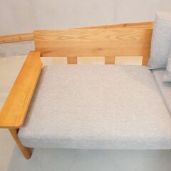 人気のunicoウニコのKIRP(キルプ)シリーズのカバーリングソファ 3シーターです。北欧ヴィンテージスタイルの3人掛けソファー。ほどよい硬さと低めの座面で長時間でもゆったりとくつろげます♪DI411