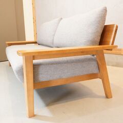 人気のunicoウニコのKIRP(キルプ)シリーズのカバーリングソファ 3シーターです。北欧ヴィンテージスタイルの3人掛けソファー。ほどよい硬さと低めの座面で長時間でもゆったりとくつろげます♪DI411