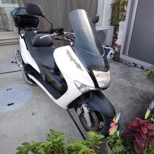 商談中、マジェスティ１２５値下げしました　別料金で運搬も可能です 商談中、マジェスティ125値下げしました 別料金で運搬も可能です