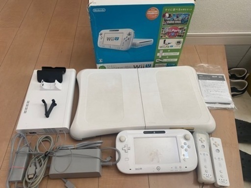 Wii U ファミリープレミアムセット SHIRO＋Wii fit Ｕ
