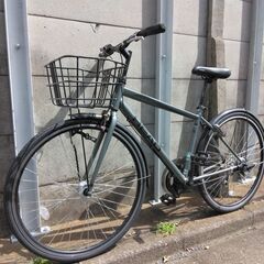 クロスバイクです。　ＬＥＤオートライト、外装６段ギア、前後タイヤ新品交換済みです。