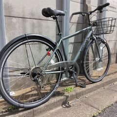 クロスバイクです。　ＬＥＤオートライト、外装６段ギア、前後タイヤ新品交換済みです。