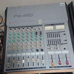 1000Wスピーカー2本40000円、RolandPA410、10000円、今も使用して居ます。