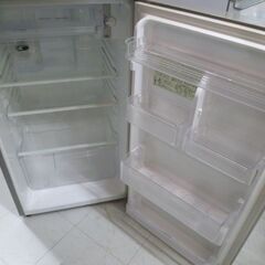 冷蔵庫 228L 2013年製 SHARP SJ-23W-N 2ドア 右開き ゴールド系 200L