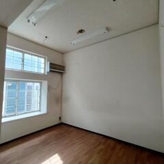 ワンルームの1階、使用されていない部屋を事務所用途などで賃貸募集します。 - 松戸市
