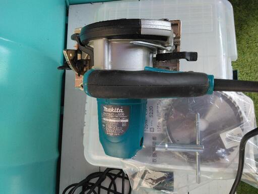マキタ丸ノコ125です。ほとんど使用してないです