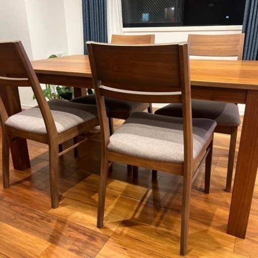 ニトリ　ダイニングテーブルセット　テーブル　椅子✖️4　美品