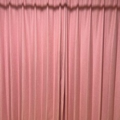 ニトリ　ピンクカーテン