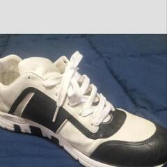 グッチスニーカー「商談中です」