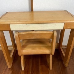 木製学習机 椅子 2才〜　椅子と机のセットです