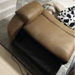 1タッチで4分割に◎値段交渉可⭕️柔らかいレザー生地電動ソファ