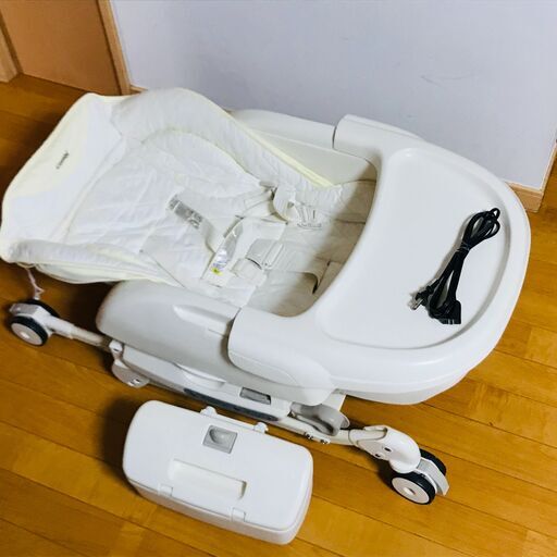 コンビ ネムリラ オートスウィング 収納ボックス付 電動ハイローチェア