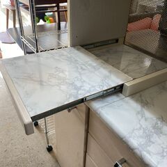 リサイクルショップどりーむ天保山店　No.9759　食器棚！　コンセント付き！セパレートタイプ♪配達・設置可能！ リサイクルショップどりーむ天保山店 No.9759 食器棚！ コンセント付き