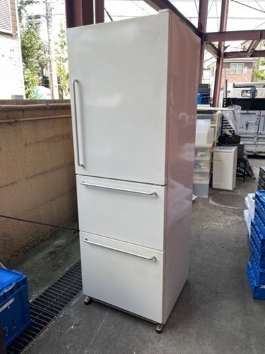 冷蔵庫　8PH-A 2004 179×60×60 75kgほど