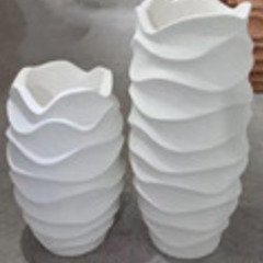 ⑧【処分価格】新品　鉢50×50×110cm白色　ラスト１点　画像右側