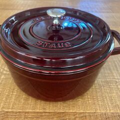 ストウブ　staub  ピコ ココット　ラウンド　グレナディンレッド　24cm 　【レシピ本おまけ】