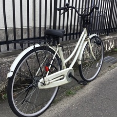 ＜整備済＞ママチャリ・26インチ自転車・変速なし 鍵付き 色・パールホワイト　お掃除済で綺麗です♪ 整備済＞ママチャリ・26インチ自転車・変速なし 鍵付き 色・パール