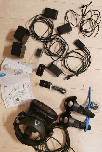 【ほぼ新品】HTC VIVE Cosmos elite