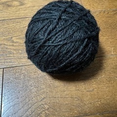 毛糸　黒　210g
