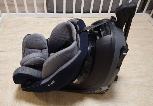Combi クルムーヴ アドバンス ISOFIX エッグショック JP-590(ネイビー)