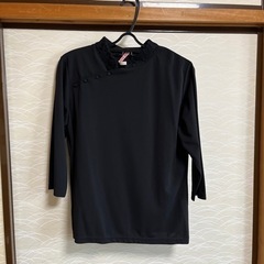 黒のチャイニーズカラー風の服 300円