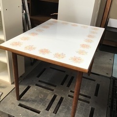 昭和レトロ　花模様　ダイニングテーブル