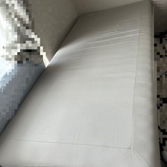 IKEA足付きマットレス ベッド無料