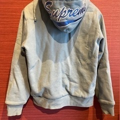 Supreme シュプリーム　水色　パーカー