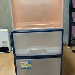 プラスチック衣装箱