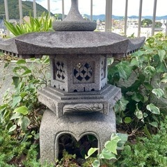 石灯篭(灯籠　燈篭　灯ろう)　庭石