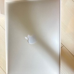 MacBook Air 13インチ　メモリ8 容量256ギガ