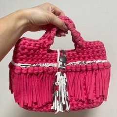 編み込みピンクバッグ　小さめ　　9月末までに決まりたいです。