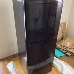 【無料】冷蔵庫AQUA / AQR-141A