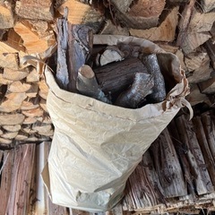 アウトドアに！　薪端材　30kg米袋いっぱい