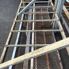 長尺パイプ等立てかけ売却済み