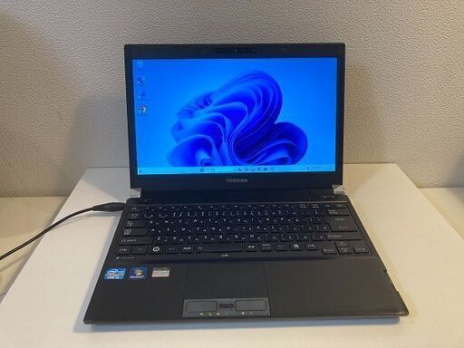 Toshiba dynabook R731/13.3ｲﾝﾁ　ﾜｲﾄﾞｺﾝﾊﾟｸﾄ/Windows11ｸﾘｰﾝｲﾝｽﾄｰﾙ/Core i5 ﾒﾓﾘ８GB　SSD128GB